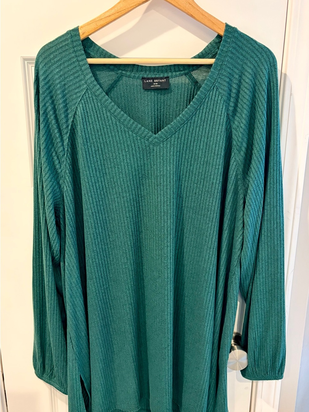 NWT! Lane Bryant Ribbed V-Neck Pullover Tubic Sweater